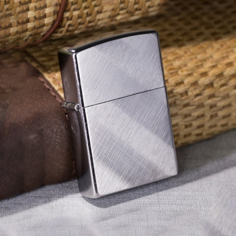28182 Classic Diagonal Brushed Texture Windproof Lighter