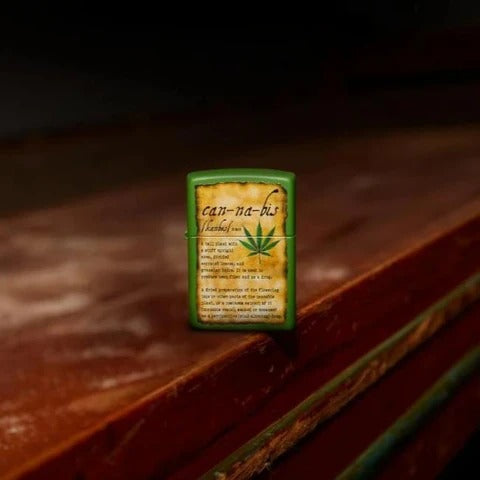 49119 **大麻葉簡介防風打火機